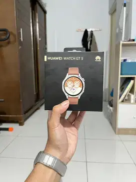 Huawei watch gt 5 brown