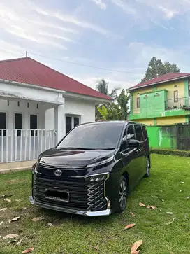 Toyota Voxy 2022 Black Pearl