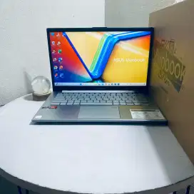 Laptop Asus VivoBook | Ryzen 5-7520U | 16GB | 512SSD | Garansi 2026