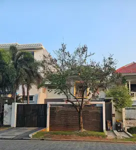 RUMAH CAMAR PIK DIJUAL UK 10X27 2 LANTAI POSISI BAGUS SIAP HUNI MURAH