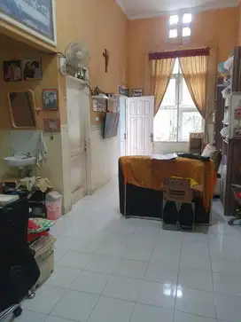 Rumah Second Taman Puspa Raya Citraland