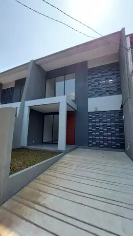 Rumah 2 Lantai dkt Tol dan MRT di Megapolitan Cinere, Depok