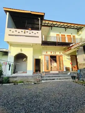 DIJUAL RUMAH LANTAI 2 LOKASI SEDAP MALAM DENPASAR TIMUR