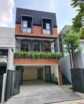 Hunian Eksklusif di Pondok Indah dengan Kolam Renang & Rooftop Garden