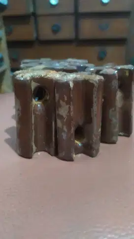 Isulator keramik