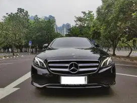 Mercedes benz E200 avantgard at 2019