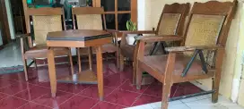 Kursi Tamu Antik
