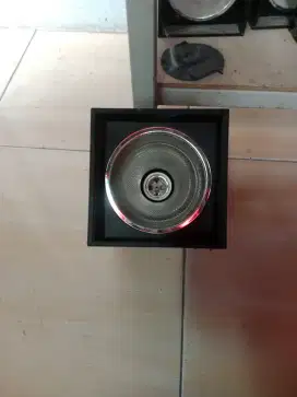 Kotak lampu downlite ( kisi kisi plavon)