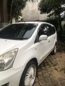 Nissan Grand livina 2012 Bensin