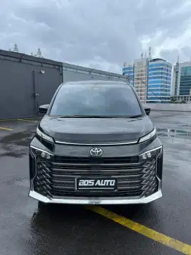 Toyota New Voxy 2.0 AT  2023
