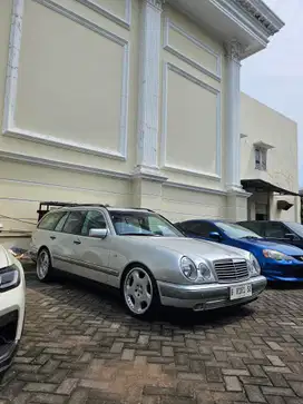 Mercedes-Benz E320 1999 Bensin