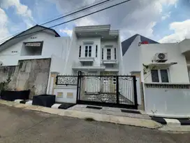 Dijual Rumah 2 Lantai di Jatimekat Bekasi