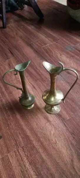 Pajangan bahan Kuningan