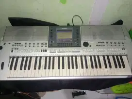 Keyboard Yamaha PSRS-700