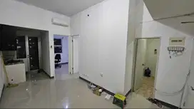 Dijual Cepat Unit 2 BR Apartemen Season City Jakarta Barat