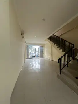 Dijual Ruko 3 Lantai di Pinggir Jalan Utama Grand Galaxy Bekasi
