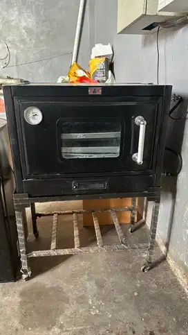 OVEN VI&VI Hitam