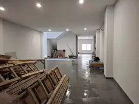 Disewakan ruko 3.5lt ; 700m2 Jln Otista
