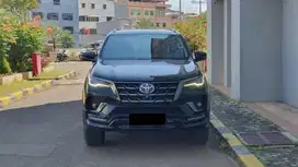 Toyota Fortuner Vrz GR AT Hitam Kicksensor km.35rb