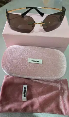 Kacamata Miu Miu