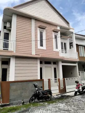 Rungkut Surabaya | Rumah Baru 2Lt 50 m²  SHM Medokan Ayu UPN MERR Tol