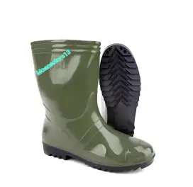 Sepatu bot karet pendek