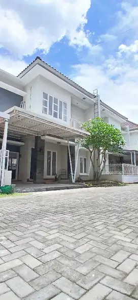 JUAL MURAH RUMAH MEWAH DUA LANTAI DI JAKAL KM 8