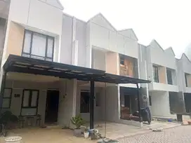 Rumah di jual, dekat toll kukusan, siap huni