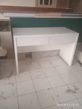 Meja kerja, meja belajar, meja kantor, kitchen set, lemari, bisa cstom