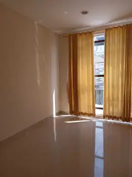 P YUL Dijual Rumah 6x18 Cluster Amerika Latin Green Lake City