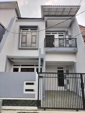 Rumah Baru Siap Huni lokasi strategis dekat stasiun summarecon Bekasi