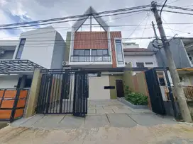 Rumah Cantik di Perum Pamulang Permai 1 Siap Huni Dibantu KPR J-22729