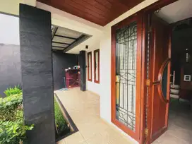Rumah terawat komplek elite bandung Utara setra duta