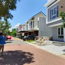 JUAL Rumah 2 Kamar Tidur Cluster Malibu Furnished Gading Serpong
