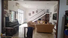rumah 2 lantai Kemang Pratama 1 Bekasi BU