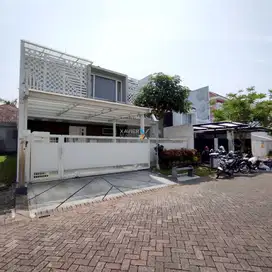 Dijual Rumah Mewah & Modern Full Furnished di Telaga Golf, Malang
