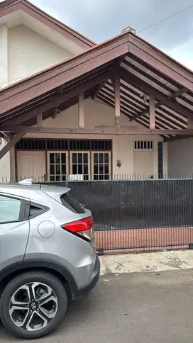 Disewakan rumah dalam komplek dekat kampus STAN