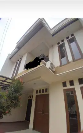 Disewa rumah Baru renovasi Duren Sawit Jakarta timur