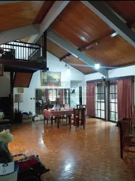 Dijual Rumah 2 Lantai Sudah SHM