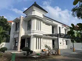 Langsung dibeli yuk rumah mewah jemursari regency
