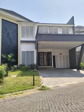 Rumah mewah spec istimewa di Pakuwon City