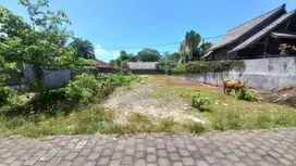 dijual tanah komersil lingkungam villa lokasi tiying tutul