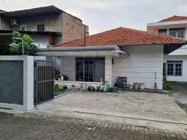 Dijual Rumah hanya 100 meteran dari jalan raya Pasar Minggu