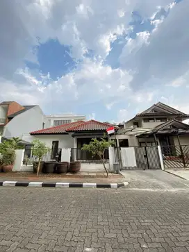 Lebak bulus villa cinere mas rumah rapih siap huni