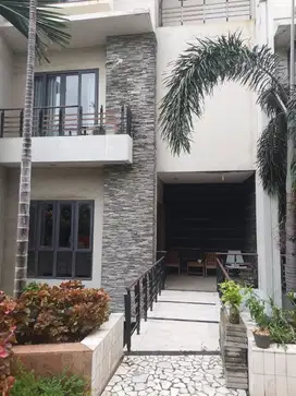 Perumahan Springhill Golf Residence Kemayoran Town House