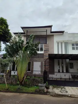 Di Jual Rumah Mewah + Kolam Renang di Sentul City