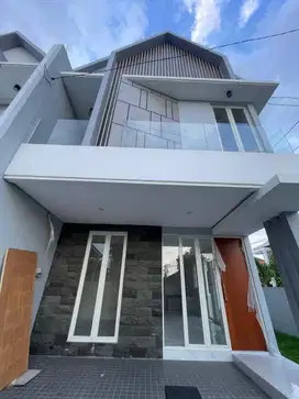 Rumah Baru 2 Lantai di Manyar 4 Kamar Hanya 2Man Dekat Kertajaya & GM