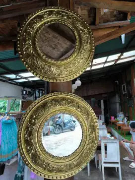 Cermin bahan Kuningan