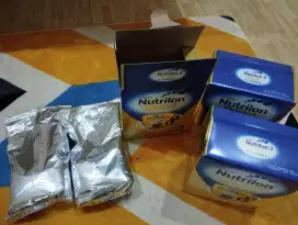 Nutrilon Royal 3 berat 1800 gr (baru)