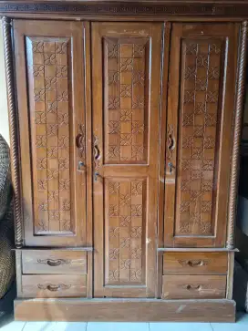 Lemari Kayu Jati berkualitas